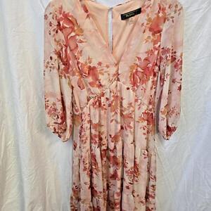 Melanie T Floral Layered‎ Ruffle Dress V-neck 10 Clasp (53-2)